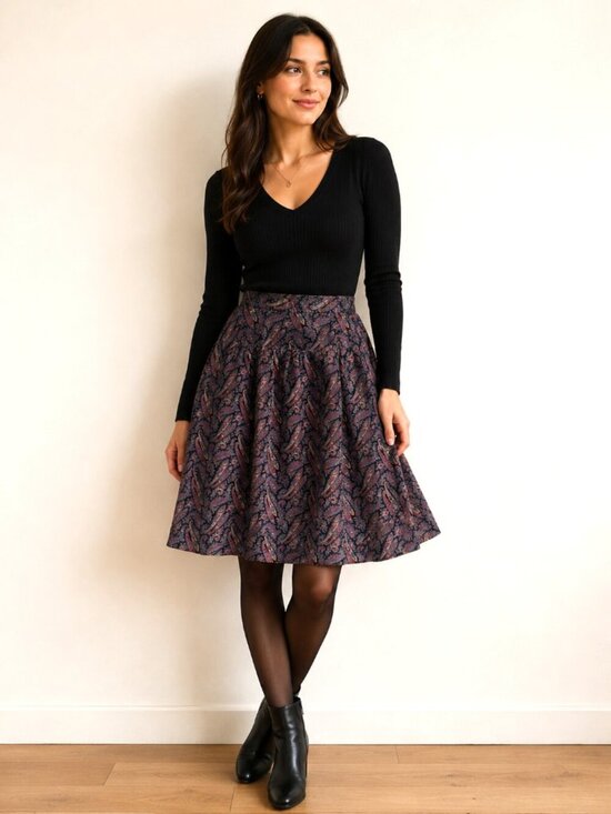 Unbranded Dresses & Skirts - Vintage Velvet Paisley Print Knee Lenght Skirt S